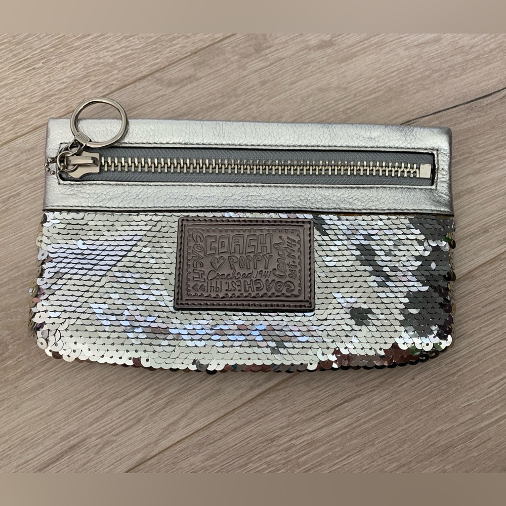 2010 Coach Poppy silver wallet